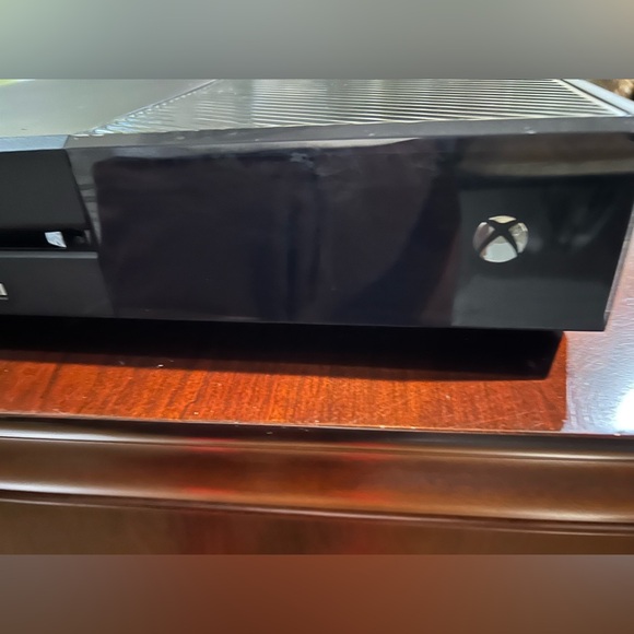 XBOX ONE Black Gaming Console. - Picture 6 of 9